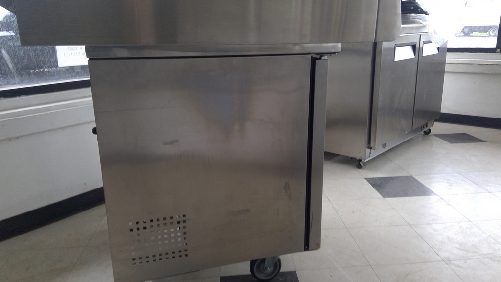 TRUE  TUC-27-RC 27 in Under counter reach in refrigerator
