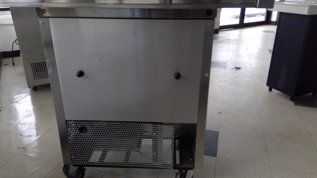 TRUE  TUC-27-RC 27 in Under counter reach in refrigerator