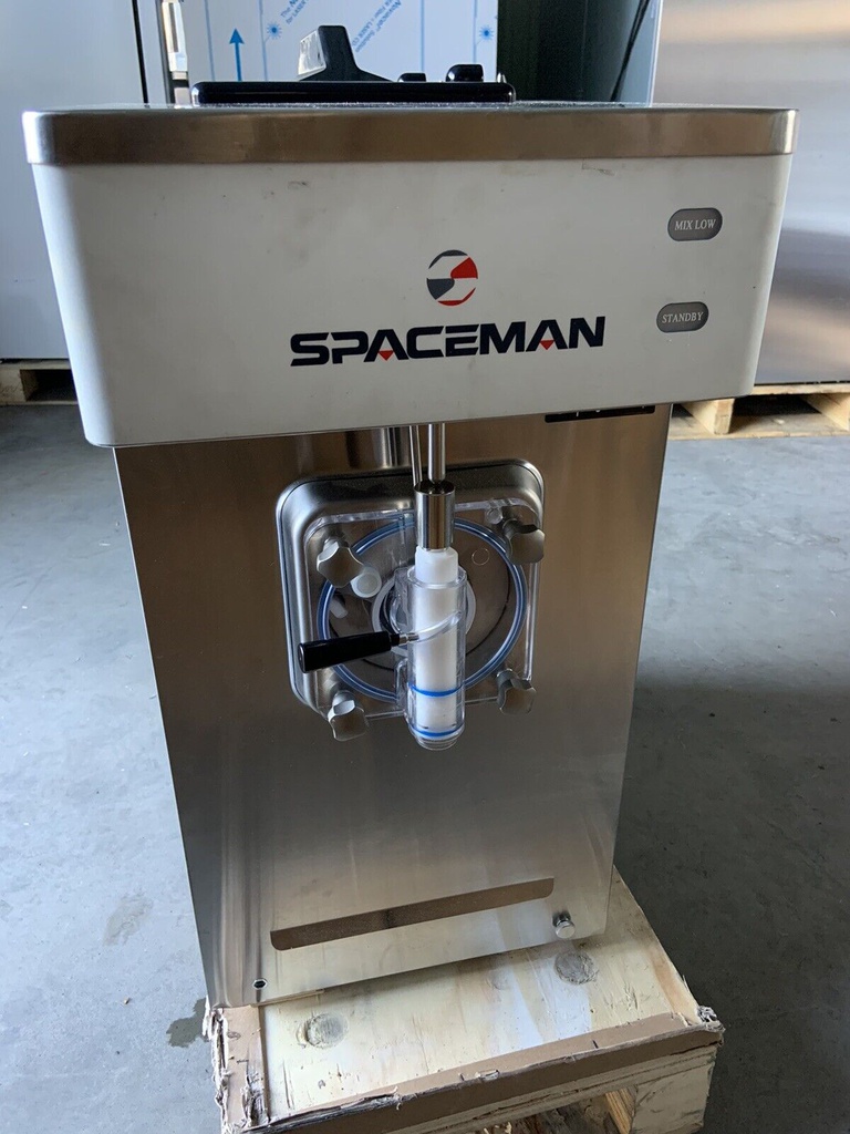 Spaceman 6650-C Medium Capacity Single Flavor Countertop Frozen Beverage Machine